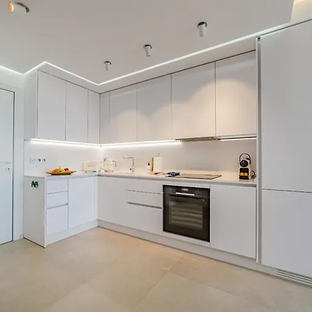 Daire Ocean Garden Sunset & Sunrise - Heated Pool *