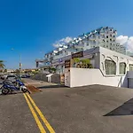 Ocean Garden Sunset & Sunrise - Heated Pool - Ac - Lounge Zone *