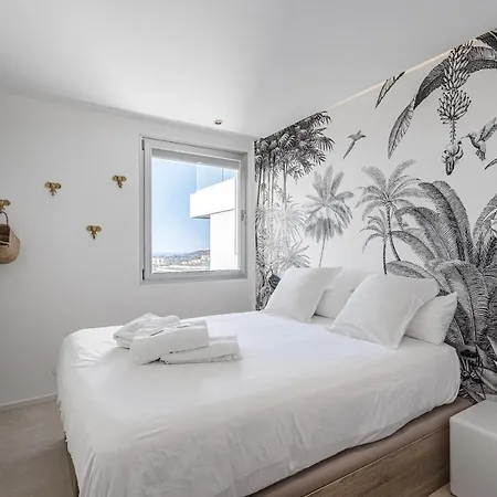 Ocean Garden Sunset & Sunrise - Heated Pool Apartment