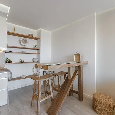 Ocean Garden Sunset & Sunrise - Heated Pool - Ac - Lounge Zone Apartment